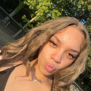 Meet your Posher, Meisha